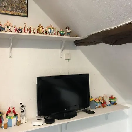 La Maison Gauloise - Asterix Cdg Paris Ла-Шапель-ан-Серваль